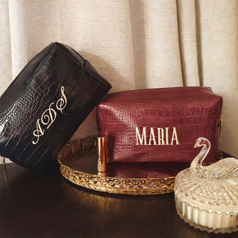 Travel Accessories Present - Haftowana kosmetyczka Croc, personalizowana wegańska saszetka