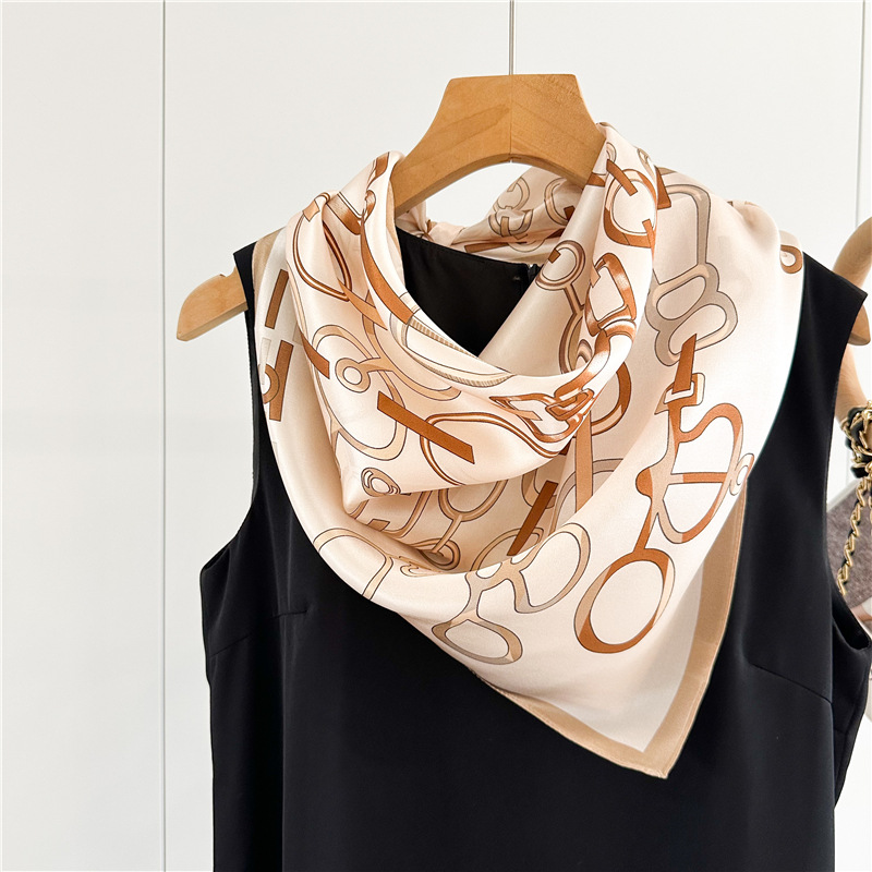 Letnia Jedwabna Mała Apaszka D – Travel Accessories Neck recenzja i cena