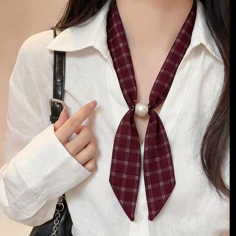 Szalik Twilly z perłową klamrą – Travel Accessories Neck recenzja i cena